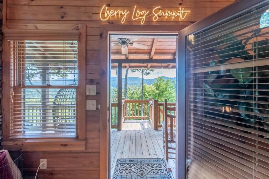 Cherry Log Summit Cabin By Bk Stays - Family Friendly - Playground - Game Room - Jacuzzi - Amazing Mountain Views Экстерьер фото