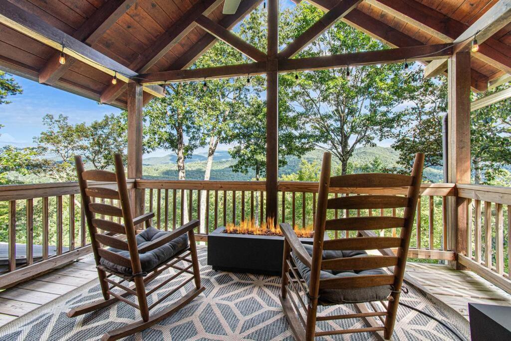 Cherry Log Summit Cabin By Bk Stays - Family Friendly - Playground - Game Room - Jacuzzi - Amazing Mountain Views Экстерьер фото