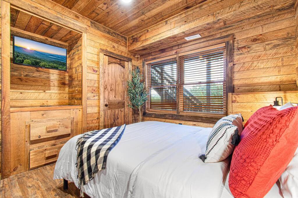 Cherry Log Summit Cabin By Bk Stays - Family Friendly - Playground - Game Room - Jacuzzi - Amazing Mountain Views Экстерьер фото
