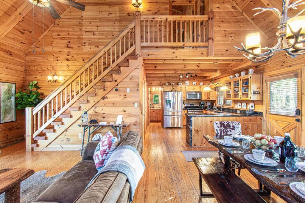 Cherry Log Summit Cabin By Bk Stays - Family Friendly - Playground - Game Room - Jacuzzi - Amazing Mountain Views Экстерьер фото